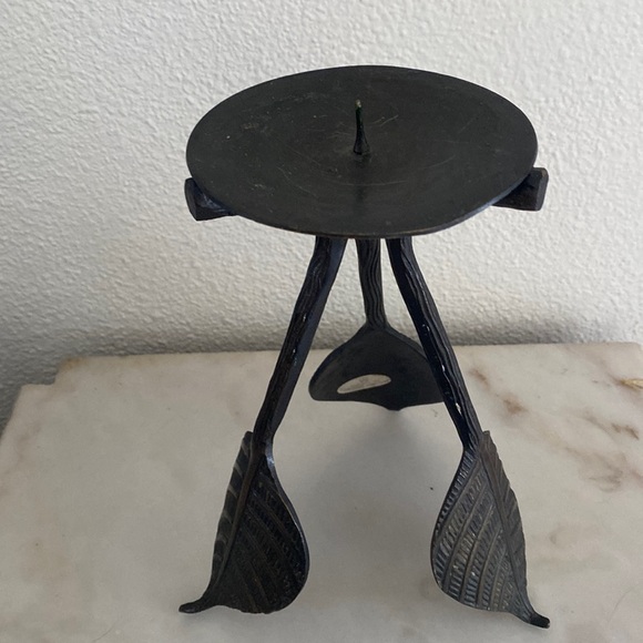 Metal leaf candle holder leaves design - Picture 1 of 7